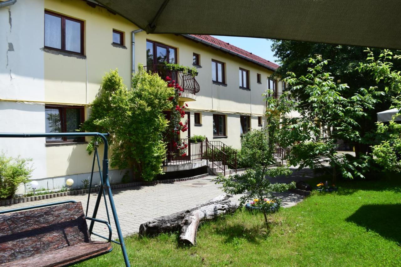 Greenhouse Guest house 2*
